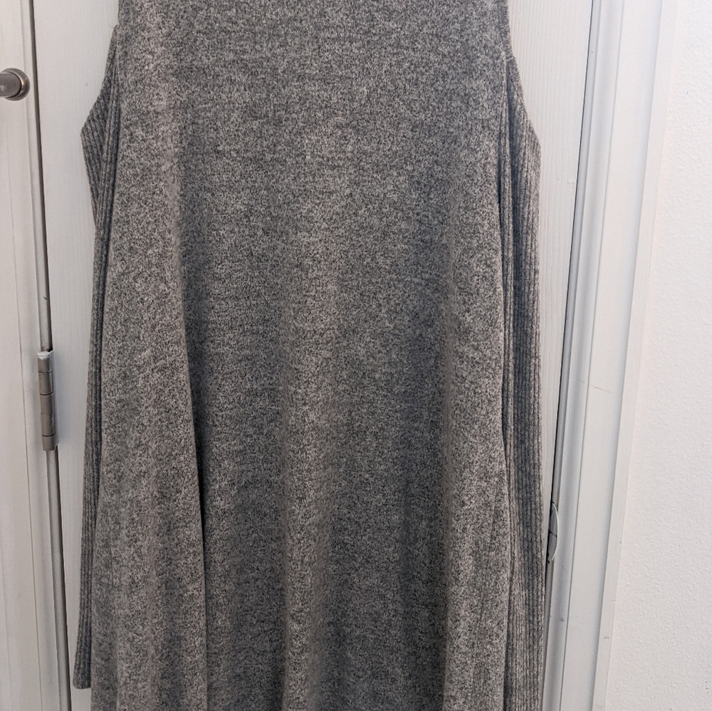 iZ Byer large gray sweater dress
